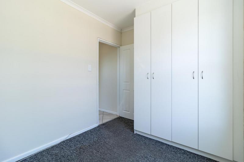 2 Bedroom Property for Sale in Buhrein Western Cape